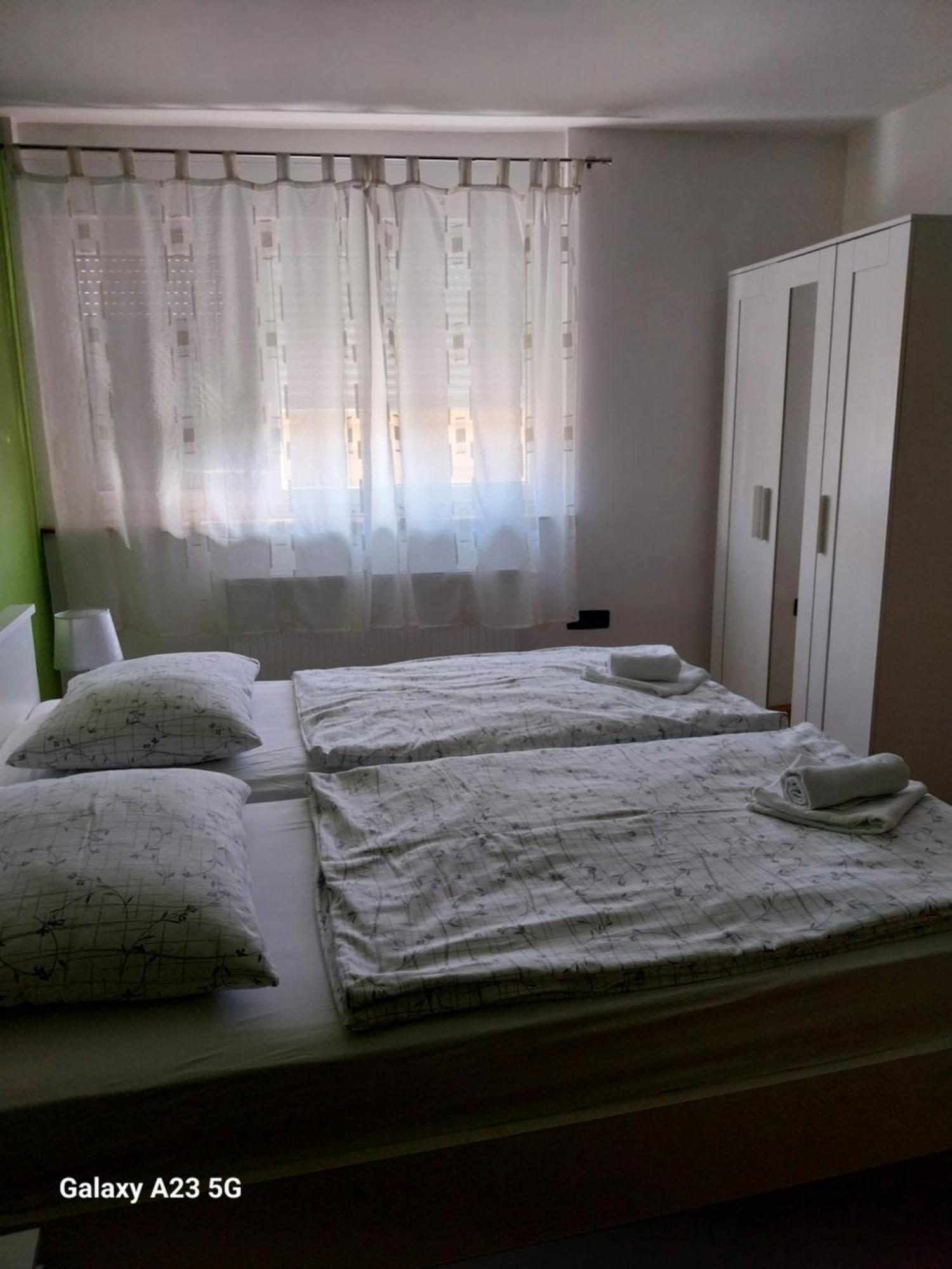 Apartman Bloom Ösek Dış mekan fotoğraf